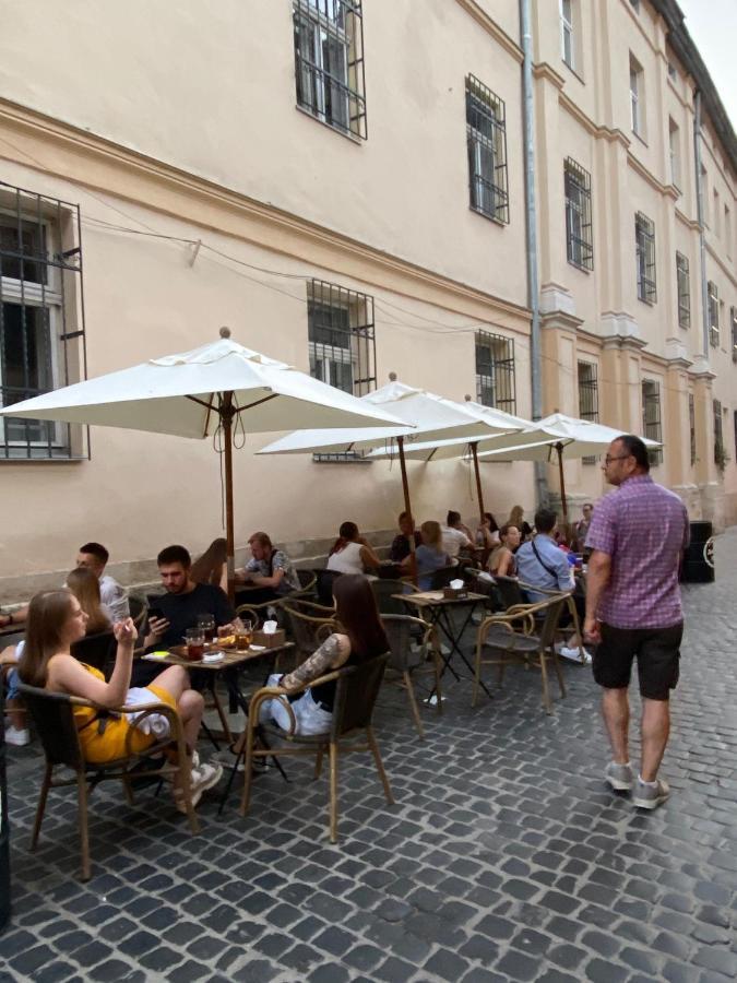 В Центрі Біля Ратуші Вулиця Площа Ринок 11 Lviv Exterior foto