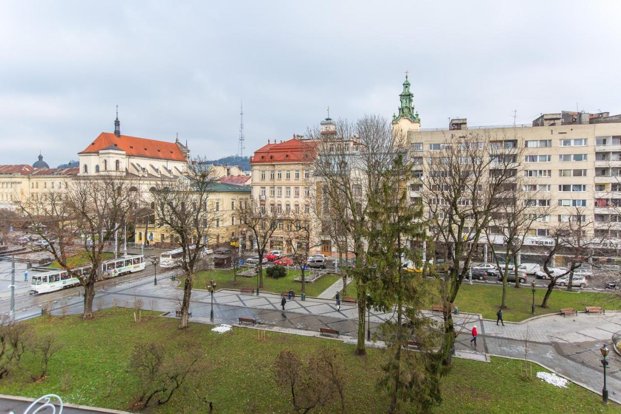 В Центрі Біля Ратуші Вулиця Площа Ринок 11 Lviv Exterior foto