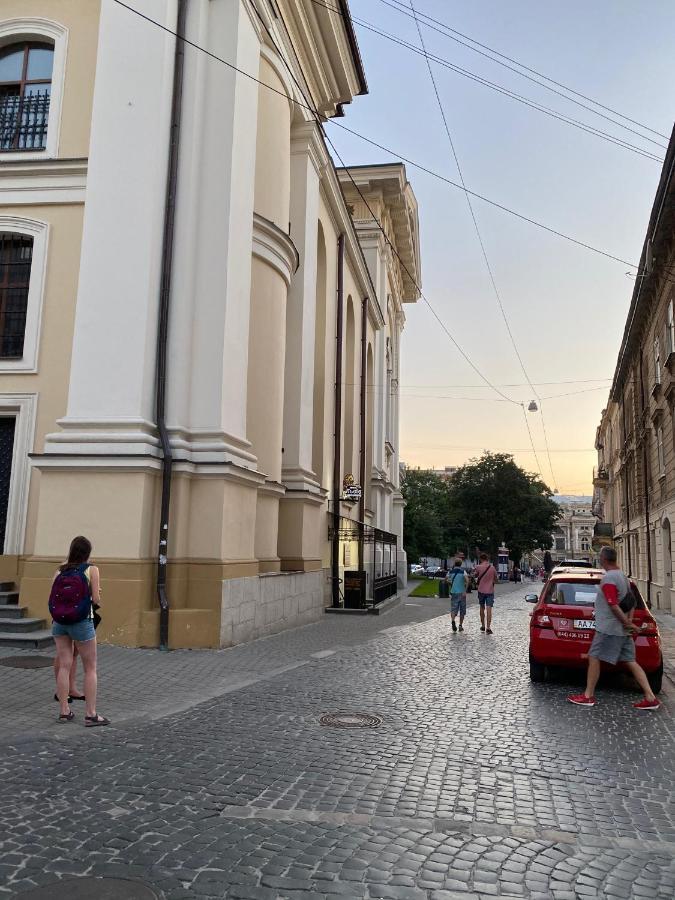 В Центрі Біля Ратуші Вулиця Площа Ринок 11 Lviv Exterior foto