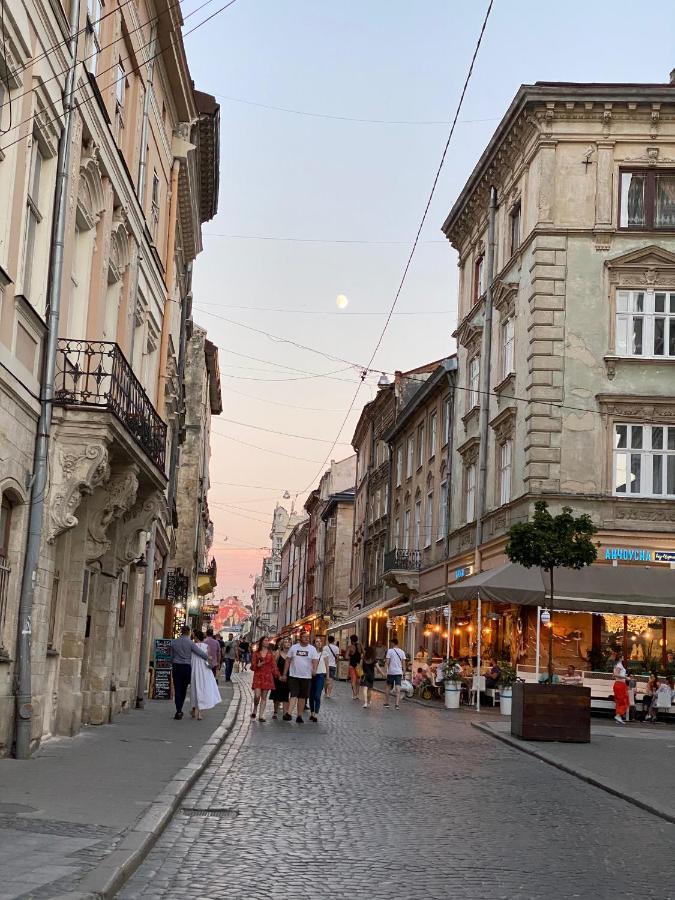 В Центрі Біля Ратуші Вулиця Площа Ринок 11 Lviv Exterior foto
